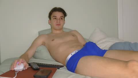 Snapshot of auston_r1ch chatting on February 6, 5:19 pm Auston 3 online show from February 6, 5:19 pm