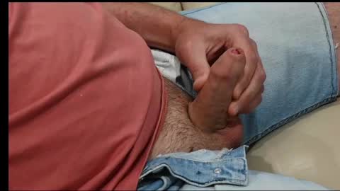 Snapshot of austr0ker chatting on January 2, 8:17 am austr0ker online show from January 2, 8:17 am