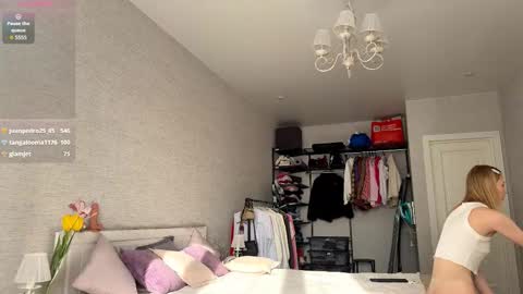 Annie online show from March 12, 1:06 pm