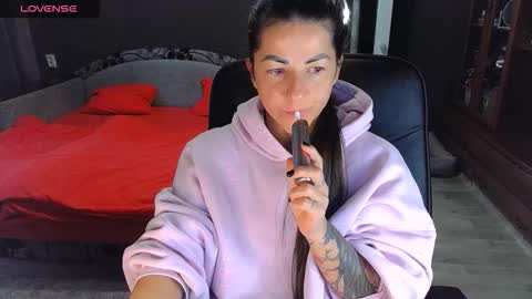 Ava online show from October 15, 10:04 am