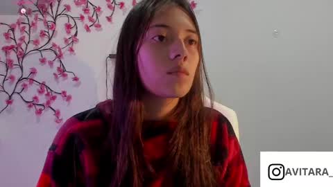 Snapshot of ava_broown chatting on April 28, 1:59 am online show from April 28, 1:59 am