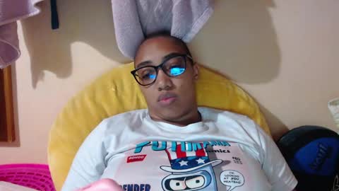 Snapshot of ava_f0xy chatting on April 12, 11:32 pm Ava Jordana online show from April 12, 11:32 pm