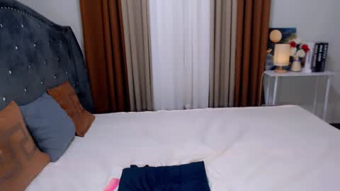 Ava online show from December 6, 2:02 am