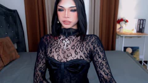 Ava online show from December 17, 3:39 pm
