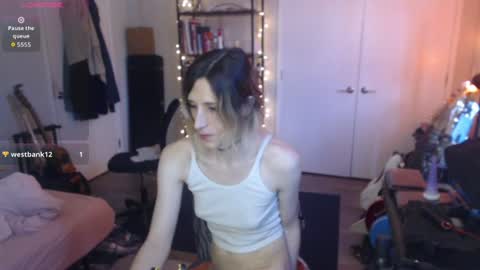 Ava online show from June 24, 7:35 pm