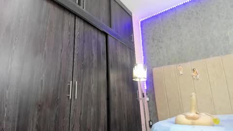 AVA online show from December 21, 2:30 am