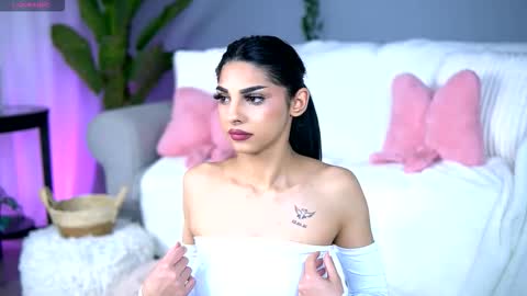 Snapshot of avacalvert chatting on March 6, 8:27 pm Ava online show from March 6, 8:27 pm