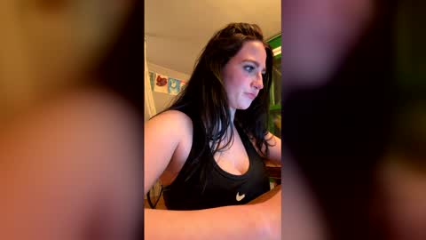 avallanchee online show from April 29, 4:49 am