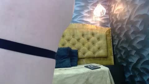 avanahomi online show from September 17, 2:57 am