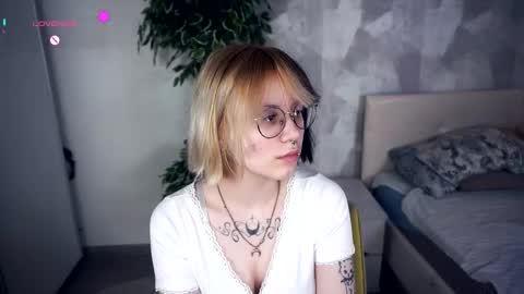 avaobierne online show from February 13, 6:48 pm