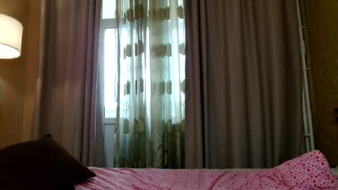 avaobierne online show from May 16, 10:36 am