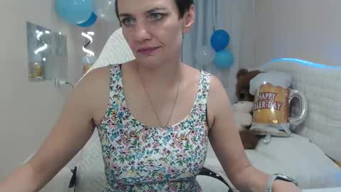 Snapshot of avasaturnian chatting on September 21, 12:07 pm avasaturnian online show from September 21, 12:07 pm