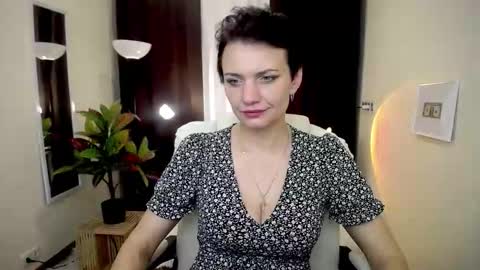 Snapshot of avasaturnian chatting on October 9, 12:25 pm avasaturnian online show from October 9, 12:25 pm