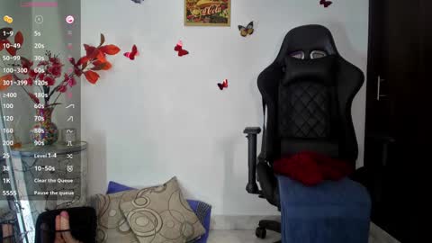 Snapshot of avatomas chatting on January 18, 2:14 am Ava Tomas online show from January 18, 2:14 am