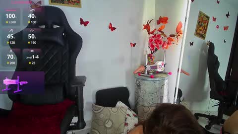 Snapshot of avatomas chatting on February 12, 5:26 am Ava Tomas online show from February 12, 5:26 am