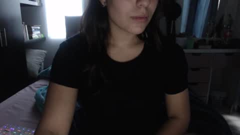 ave_negra_ online show from February 26, 10:53 pm