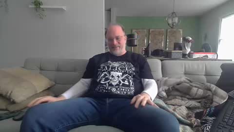 Snapshot of averagegreg chatting on February 6, 5:49 pm Greg online show from February 6, 5:49 pm