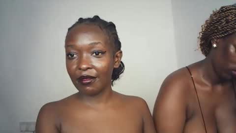 averrine online show from March 25, 9:32 pm