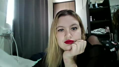 Avery Doll online show from June 23, 6:06 pm