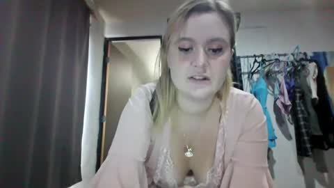 Avery Doll online show from June 28, 4:35 pm