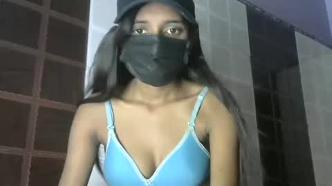 avery_lust01 online show from May 8, 6:19 am