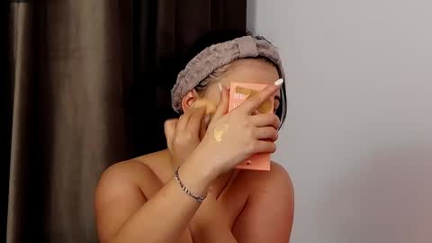 Snapshot of averywillow chatting on January 15, 1:09 pm AveryWillow online show from January 15, 1:09 pm