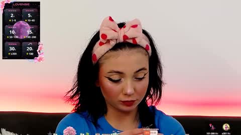 Snapshot of averywillow chatting on February 7, 7:27 pm AveryWillow online show from February 7, 7:27 pm