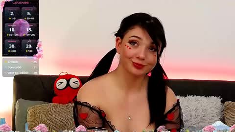 Snapshot of averywillow chatting on February 13, 11:37 pm AveryWillow online show from February 13, 11:37 pm