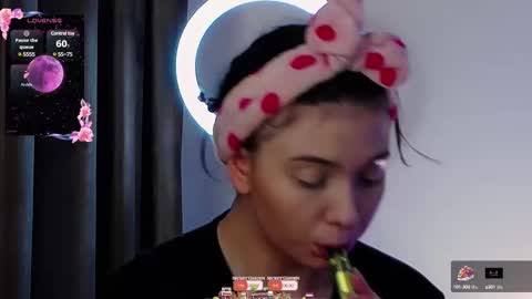 Snapshot of averywillow chatting on March 3, 1:31 pm AveryWillow online show from March 3, 1:31 pm