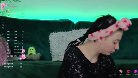 Snapshot of averywillow chatting on September 29, 3:00 am AveryWillow online show from September 29, 3:00 am