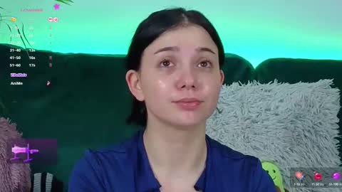 Snapshot of averywillow chatting on October 6, 8:01 am AveryWillow online show from October 6, 8:01 am