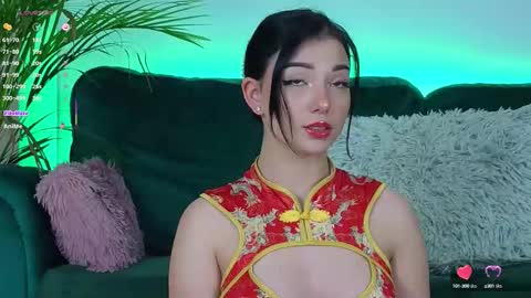 Snapshot of averywillow chatting on October 15, 3:06 am AveryWillow online show from October 15, 3:06 am