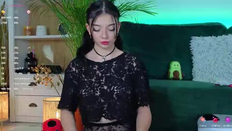 Snapshot of averywillow chatting on October 16, 3:07 am AveryWillow online show from October 16, 3:07 am