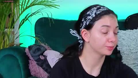 Snapshot of averywillow chatting on November 1, 4:58 am AveryWillow online show from November 1, 4:58 am