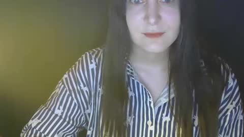 avialenne online show from March 28, 5:56 pm