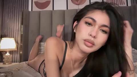 Snapshot of avimiller chatting on February 1, 2:37 pm avimiller online show from February 1, 2:37 pm