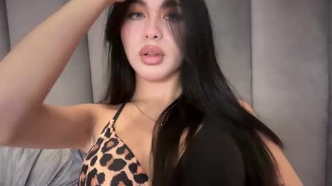 Snapshot of avimiller chatting on February 2, 12:15 pm avimiller online show from February 2, 12:15 pm