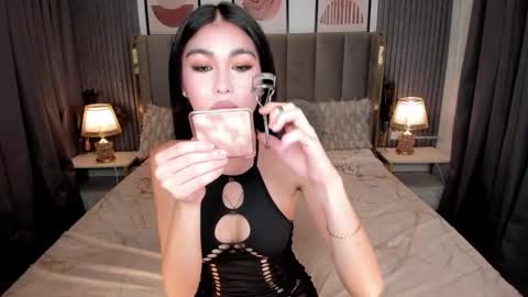 Snapshot of avimiller chatting on February 15, 12:40 am avimiller online show from February 15, 12:40 am