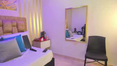 AVIS  online show from October 17, 7:49 pm