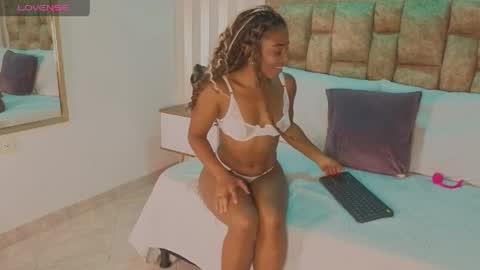 AVIS  online show from May 16, 7:56 pm
