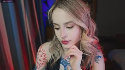 Snapshot of aviva_faith chatting on April 28, 8:03 pm Aviva online show from April 28, 8:03 pm