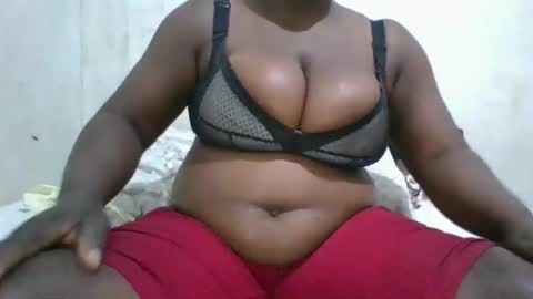 avril254 online show from February 5, 8:08 am