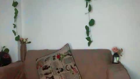 Snapshot of avril_jackson chatting on February 14, 7:49 am Avril online show from February 14, 7:49 am