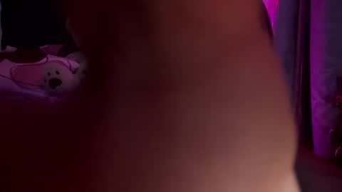 Avril online show from March 30, 4:46 am