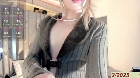 Snapshot of avril_naughty chatting on February 14, 5:09 am AVRIL online show from February 14, 5:09 am