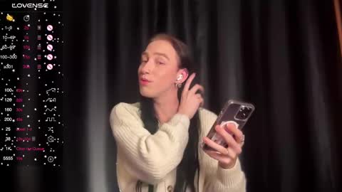avril_pearly_ online show from December 1, 10:21 pm