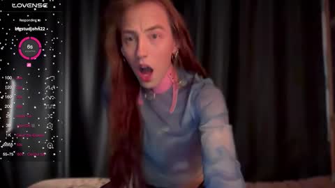 avril_pearly_ online show from October 5, 11:19 am