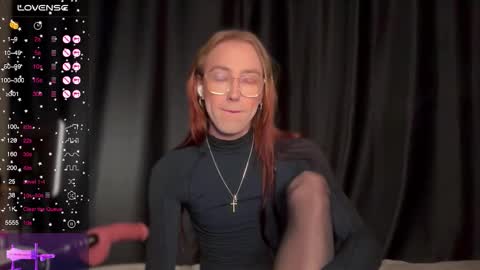 avril_pearly_ online show from November 29, 3:26 pm