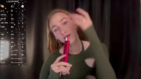 avril_pearly_ online show from May 8, 10:42 am
