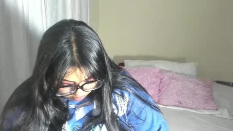 avrilrizox online show from March 29, 8:14 am